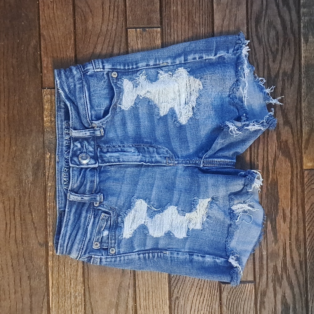 American Eagle Hi-Rise Shortie Distressed Jean Shorts. Size 0
